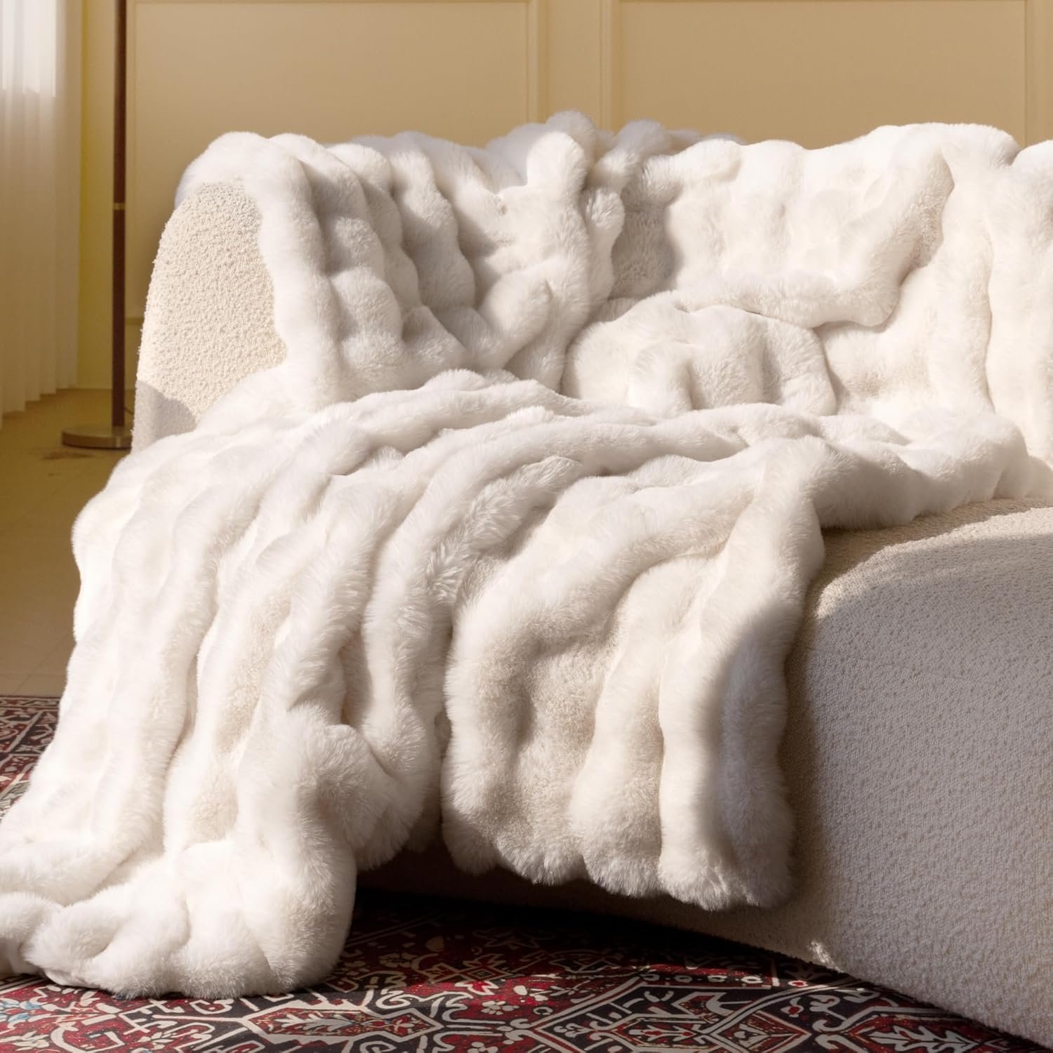 Ultra Soft Cozy Faux Fur Throw Blanket, Fuzzy Plush Thick Bubble Blanket, Luxury Fluffy Blanket for Couch, Sofa, Bedroom, and Living Room, 50×60 Inches, Cream White
